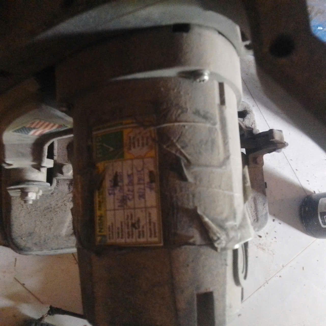 Máy nén khí phục vụ thi công